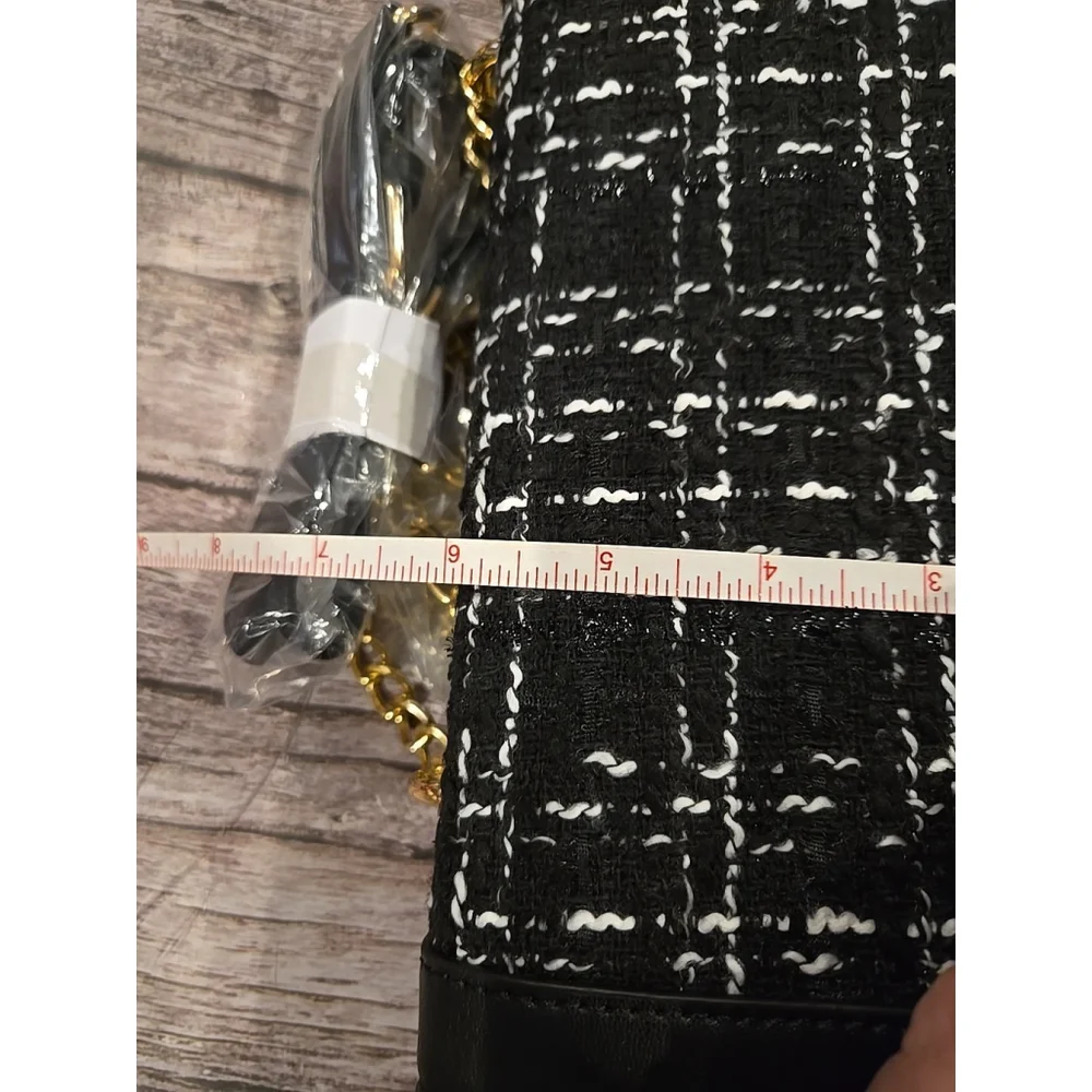 Badgley MISCHKA Stylish Black and White Tweed Crossbody Bag New-Sealed (150)